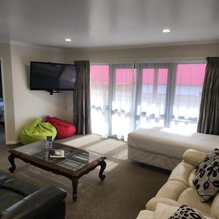 טה אוומוטו Asure Albert Park Motor Lodge מראה חיצוני תמונה