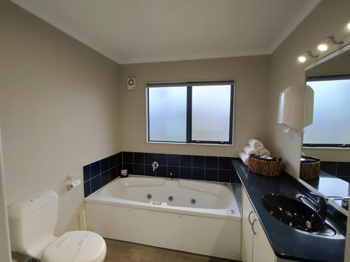 טה אוומוטו Asure Albert Park Motor Lodge מראה חיצוני תמונה