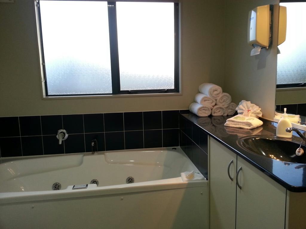 טה אוומוטו Asure Albert Park Motor Lodge מראה חיצוני תמונה
